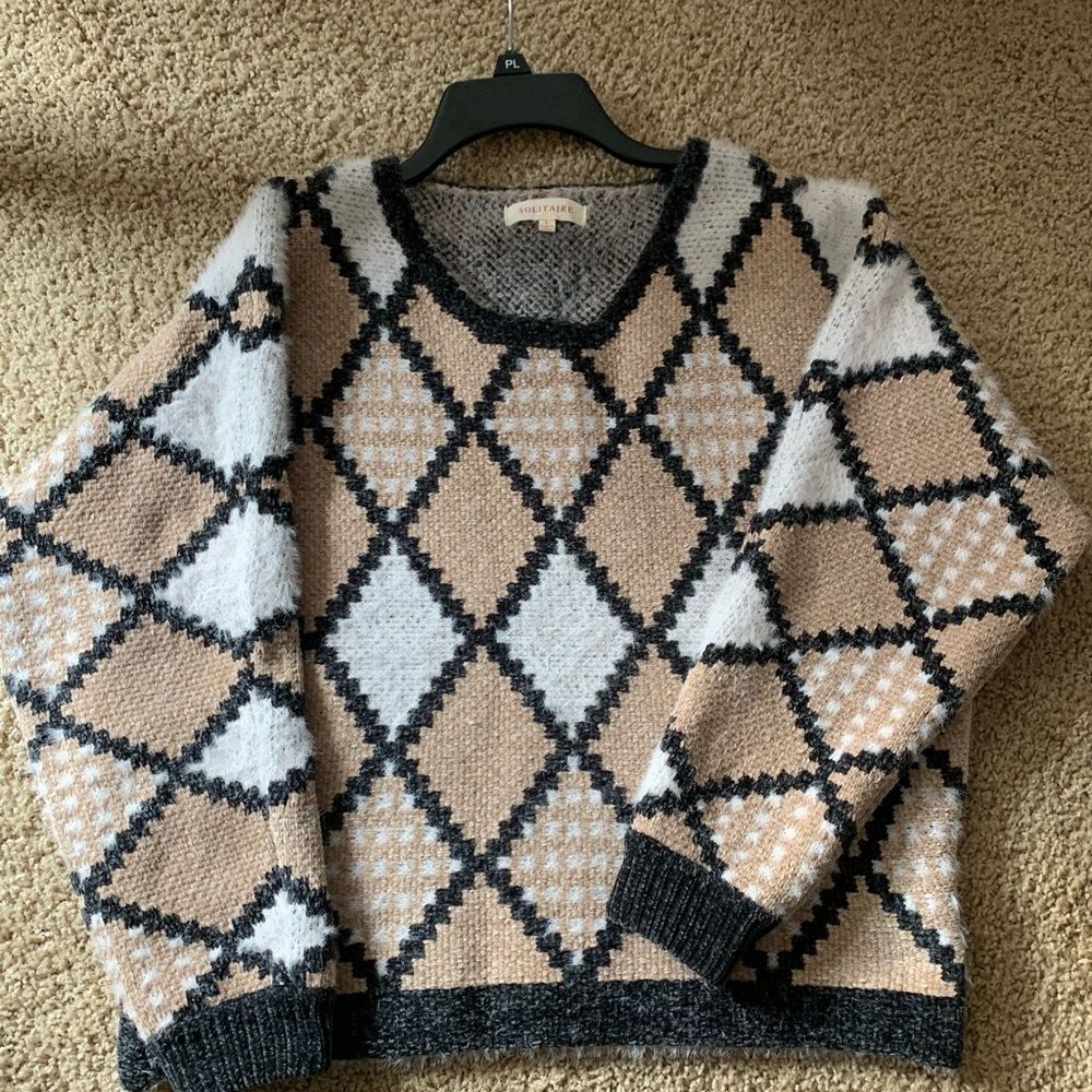 Solitaire sweater
